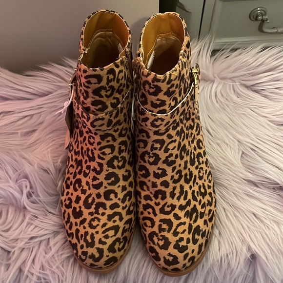 Leopard Booties - Picture 2 of 8